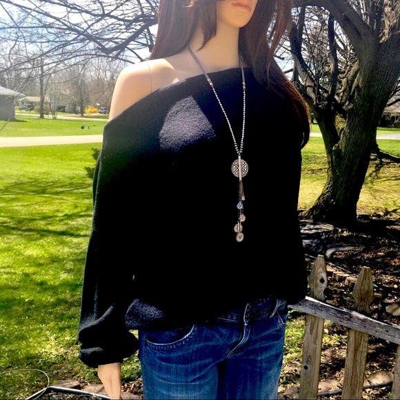 OFF SHOULDER COZINESS - Picture 8 of 8